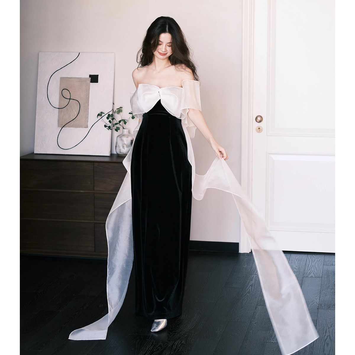 https://fulmo-img-server.com/dresscode-dresscode/254da90e-f4fd-406e-bc14-bcc3941a4904.jpg