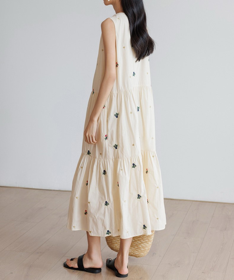 https://fulmo-img-server.com/dresscode-dresscode/27d21d95-dd42-464a-ba13-0d6e957a2439.jpg