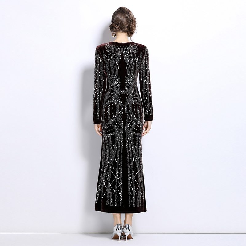 https://fulmo-img-server.com/dresscode-dresscode/284d5913-5e8a-4e3c-844b-367c8a300f86.jpg