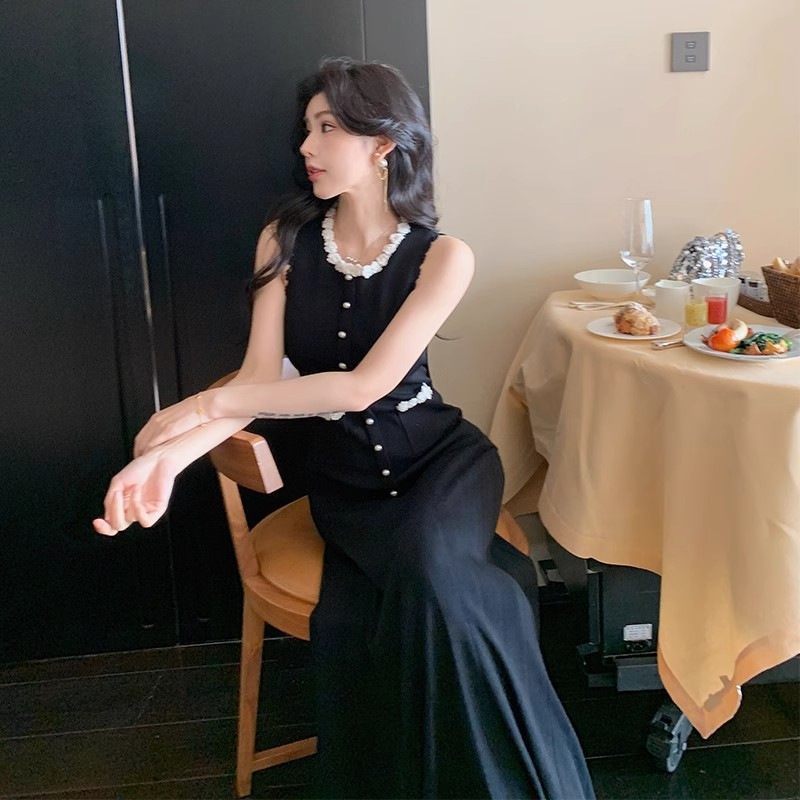 https://fulmo-img-server.com/dresscode-dresscode/2931d5eb-846f-4c9d-afaa-8698b8144fe9.jpg
