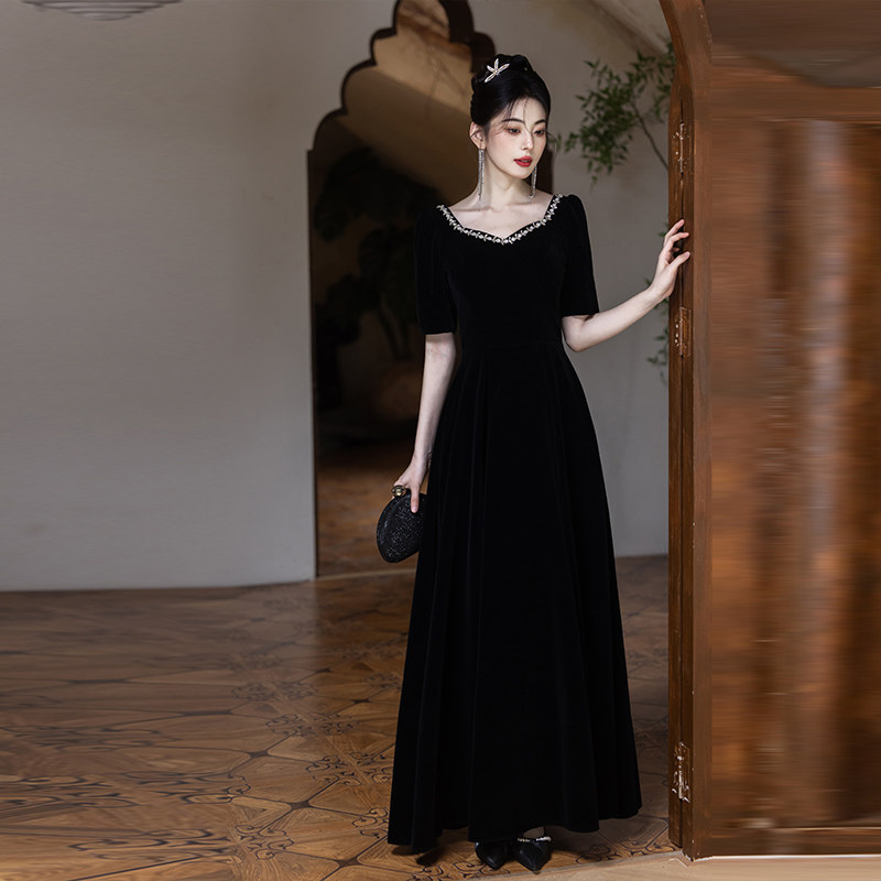 https://fulmo-img-server.com/dresscode-dresscode/29ffbed6-507e-4c8a-9a7c-1fd957acaaa5.jpg