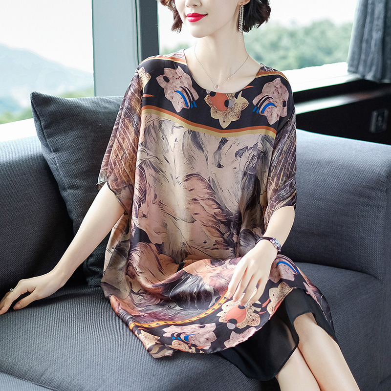 https://fulmo-img-server.com/dresscode-dresscode/2a973d67-8b3b-474a-a82e-3d1fcfd6d5db.jpg