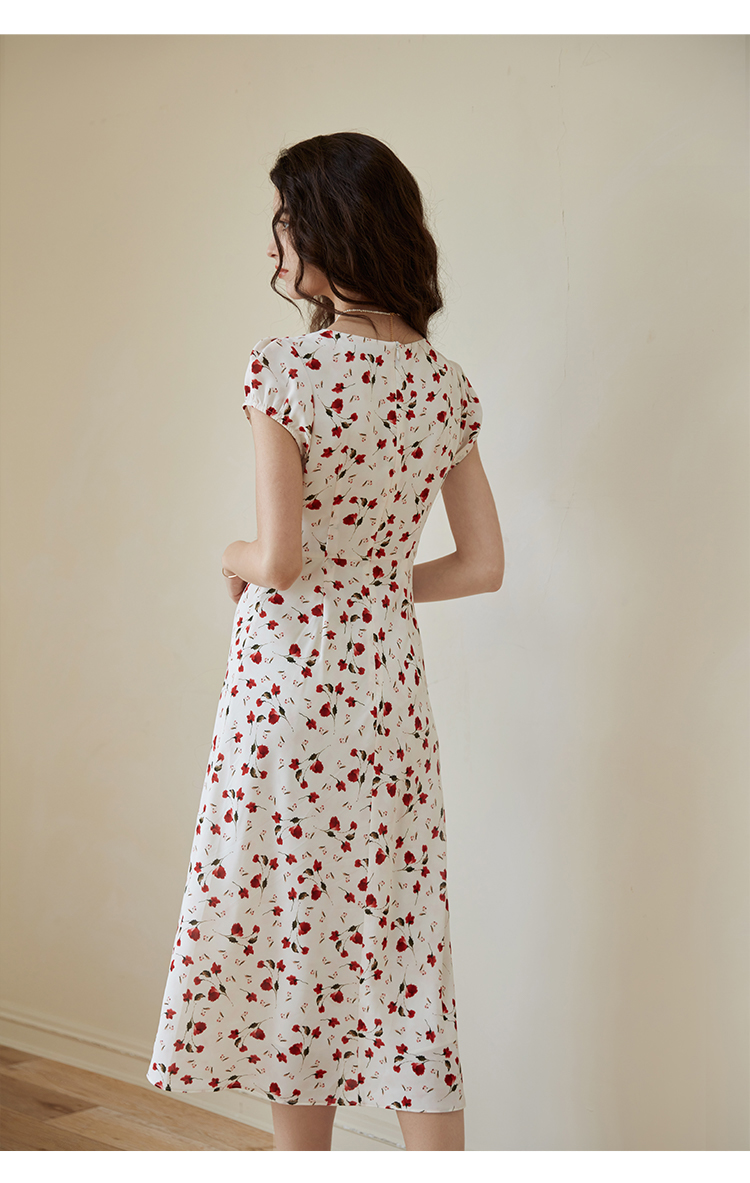 https://fulmo-img-server.com/dresscode-dresscode/2cc23b3d-d314-41ac-a701-2e6edafed555.jpg