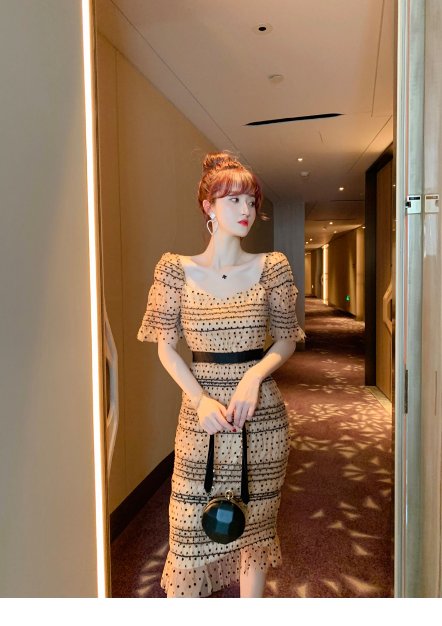 オケージョン ドレス ドット刺繍チュールパフスリーブタイトワンピース