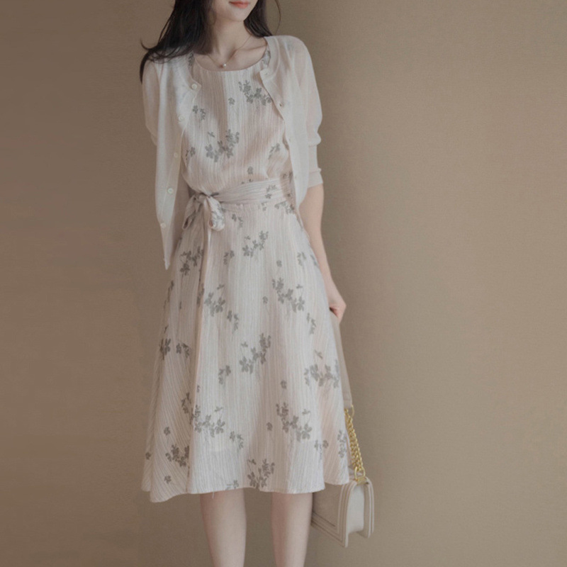 https://fulmo-img-server.com/dresscode-dresscode/2f2bf5f0-1394-46aa-8998-f743833eaceb.jpg