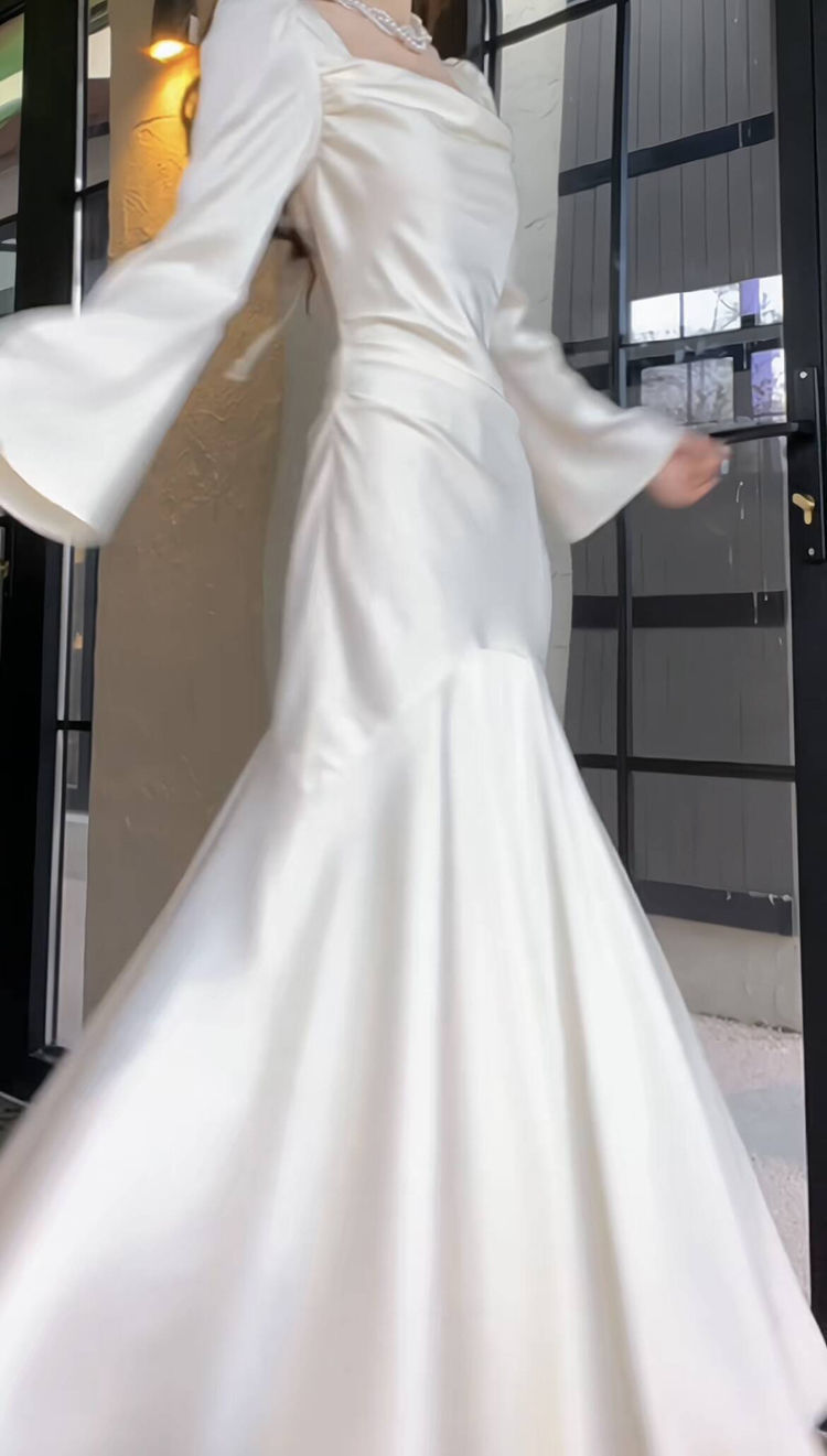 https://fulmo-img-server.com/dresscode-dresscode/2f7c06f7-cfb1-42f7-9e12-98bf86a6d7e3.jpg