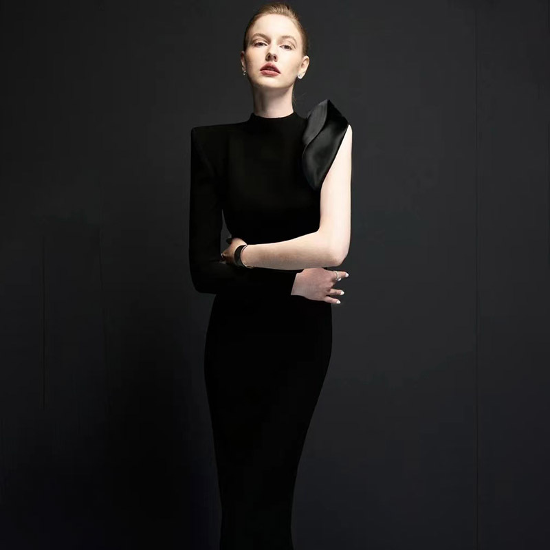 https://fulmo-img-server.com/dresscode-dresscode/30b5c56d-b498-4492-acb6-6ae10b01a24e.jpg