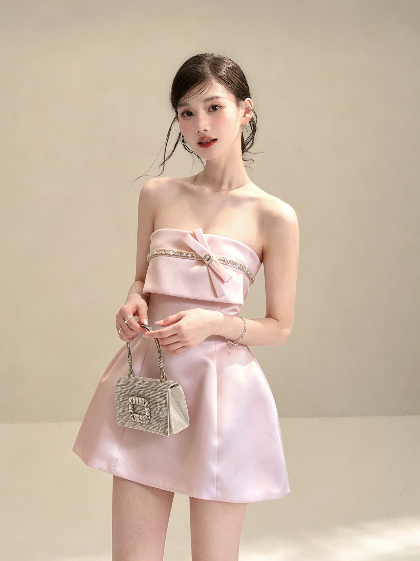 https://fulmo-img-server.com/dresscode-dresscode/31a1f83d-88d9-479d-80e0-f4c4446e115e.jpg