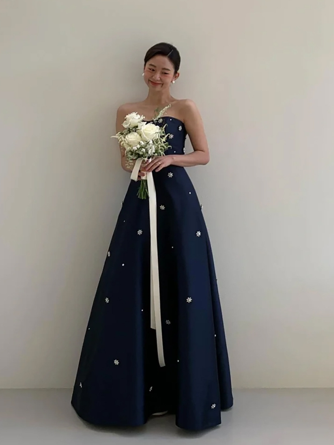https://fulmo-img-server.com/dresscode-dresscode/325d5bbd-5bd9-4ec4-b431-7fa834f843fe.jpg