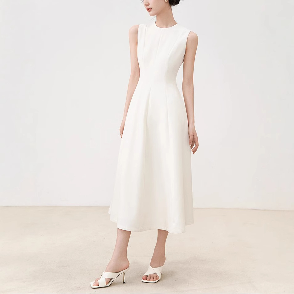 https://fulmo-img-server.com/dresscode-dresscode/32a16beb-729e-44e5-939e-f4e7c5624fa6.jpg