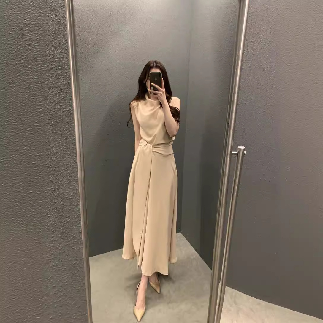 https://fulmo-img-server.com/dresscode-dresscode/37f4814f-cae9-4b8e-b105-b91b11ceb946.jpg