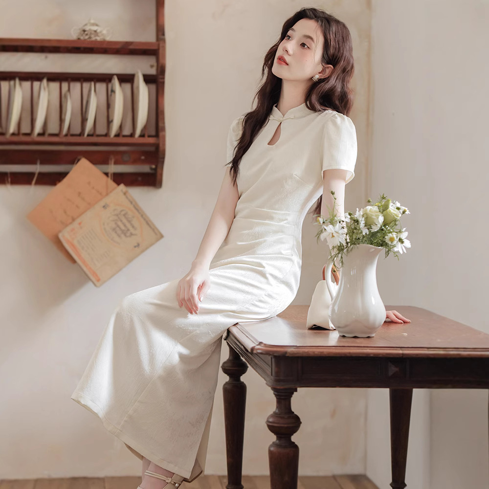 https://fulmo-img-server.com/dresscode-dresscode/3857a90a-071c-4c04-9a0e-61e5f46648ce.jpg