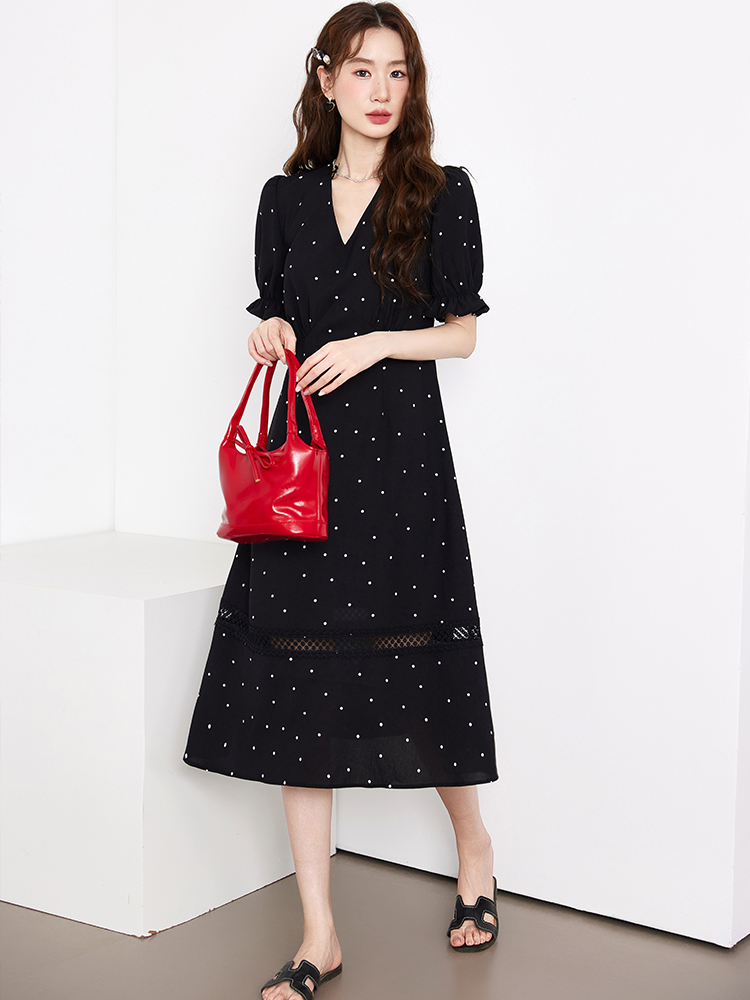 https://fulmo-img-server.com/dresscode-dresscode/3c063320-da4c-4a35-aae9-9aa42443eef3.jpg