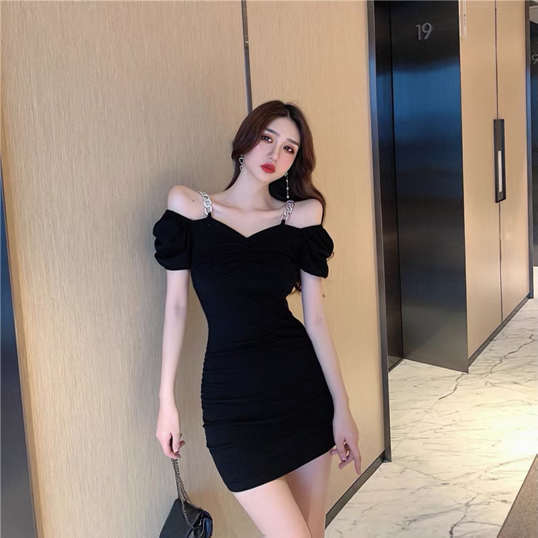 オケージョン ドレス チェーンストラップ付きオフショルダータイトドレス