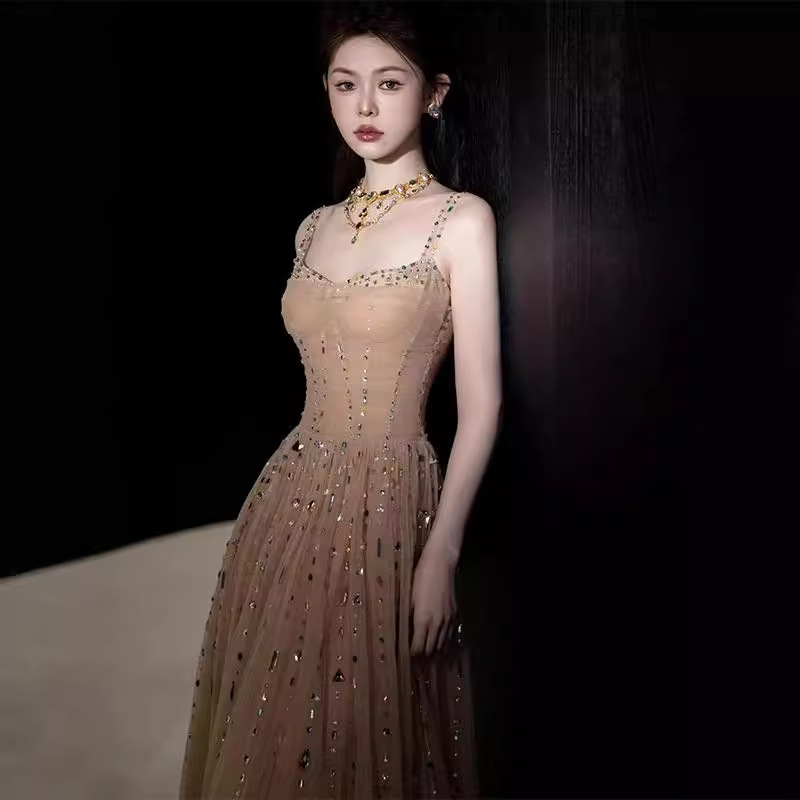 https://fulmo-img-server.com/dresscode-dresscode/3df8cd0e-ac49-4858-a4ba-91aa03ad3435.jpg