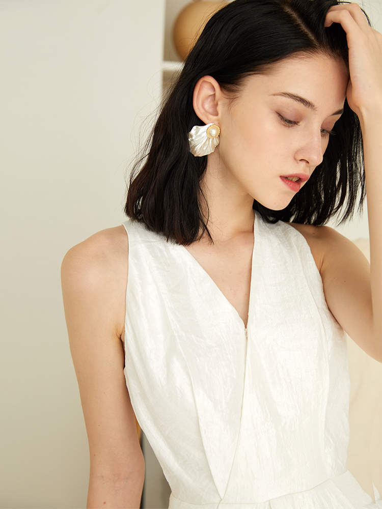 https://fulmo-img-server.com/dresscode-dresscode/401a8432-5641-4fe8-bc3c-4f352a16f3b6.jpg