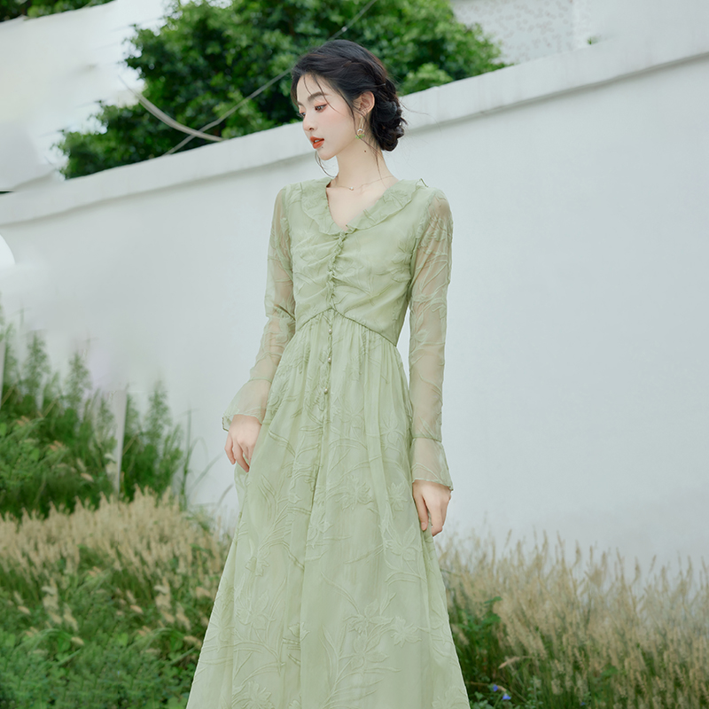 https://fulmo-img-server.com/dresscode-dresscode/404a7e88-8113-4aeb-a9a3-ab8307c5638a.jpg