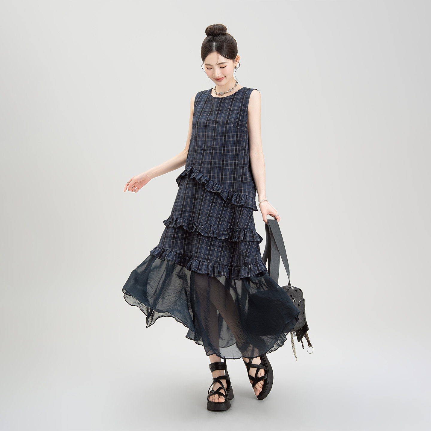https://fulmo-img-server.com/dresscode-dresscode/40d880ba-02df-4c1d-a2a6-2daa93264f09.jpg