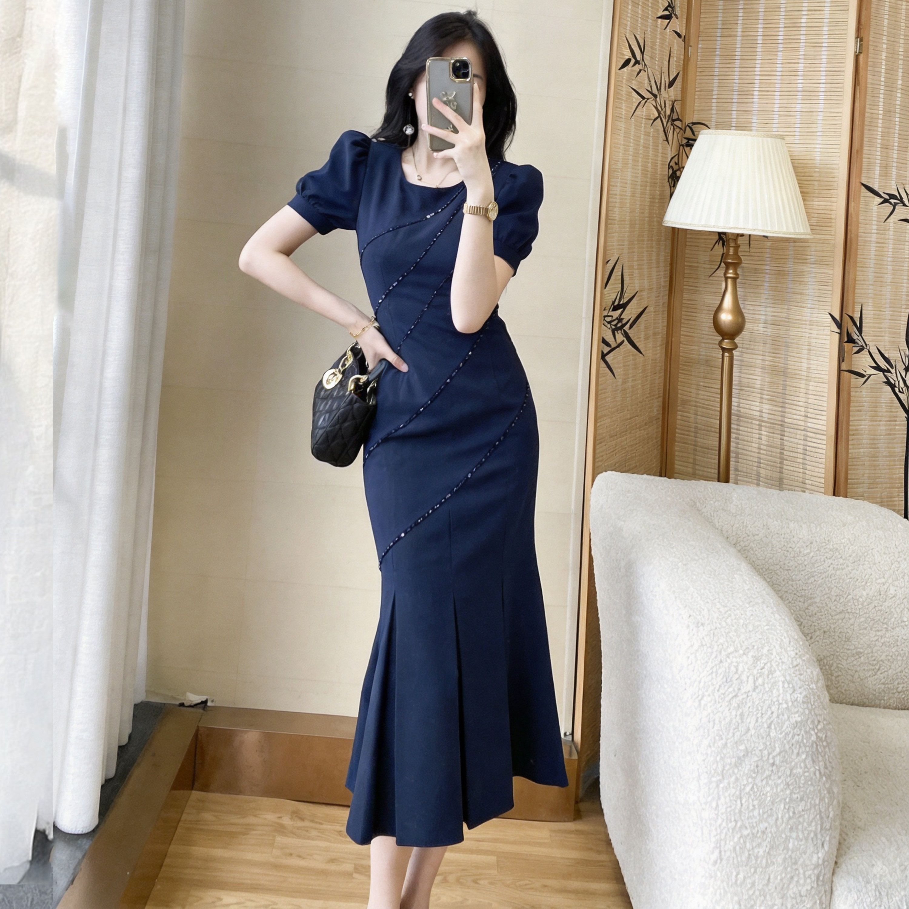 https://fulmo-img-server.com/dresscode-dresscode/41cca72f-e1bd-44f7-9128-ce1725b34506.jpg