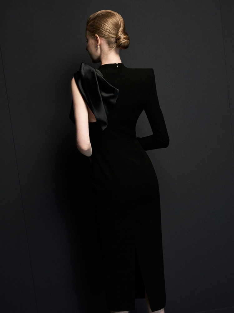 https://fulmo-img-server.com/dresscode-dresscode/448420ef-b319-423c-8249-2d7bb1444c14.jpg