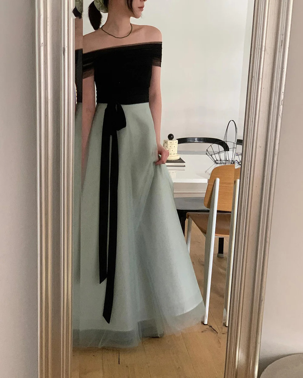 https://fulmo-img-server.com/dresscode-dresscode/456bb48d-63c5-4761-aea3-5f2e5f1362a4.jpg