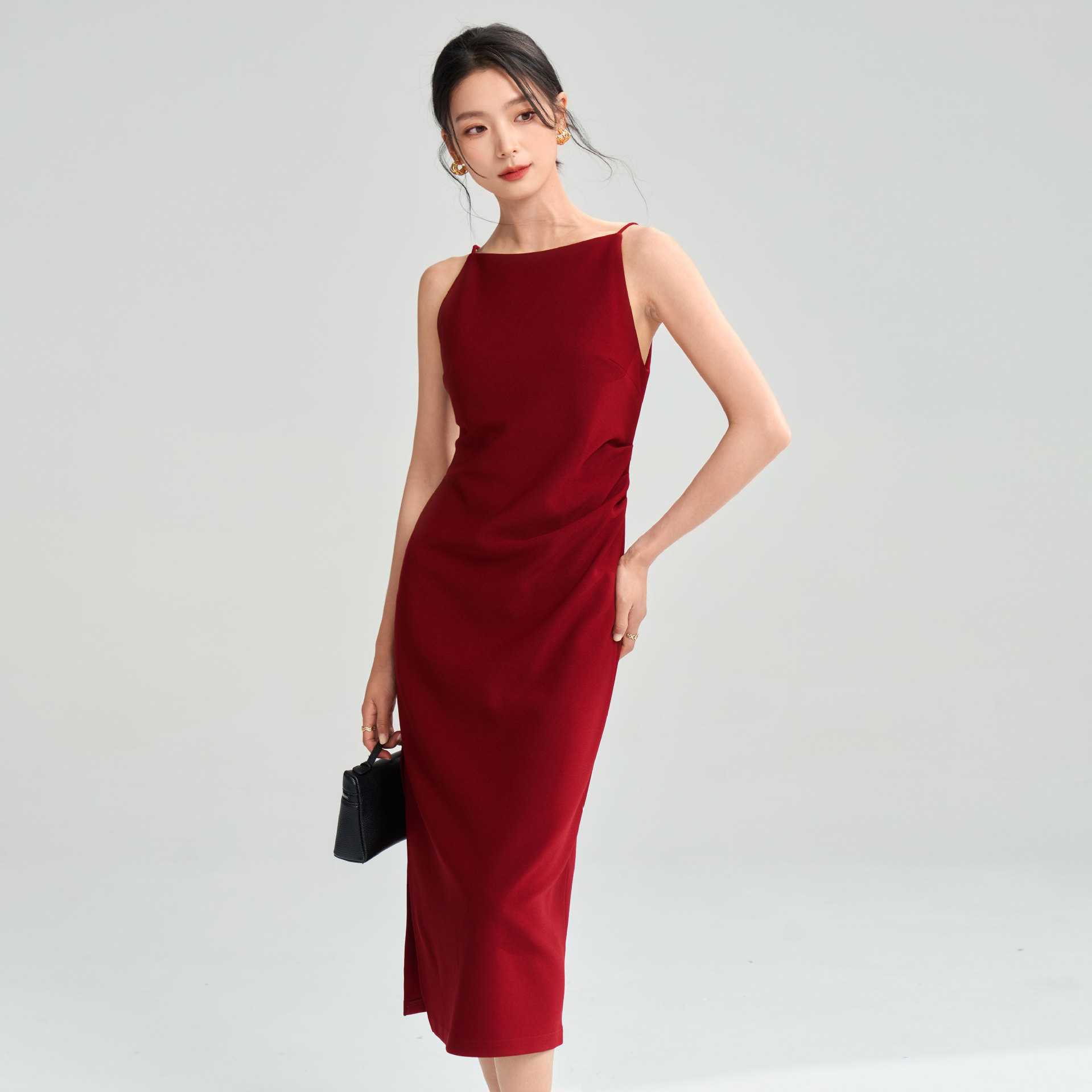 https://fulmo-img-server.com/dresscode-dresscode/474c3018-86da-450f-a5fc-1f4fb4263f25.jpg