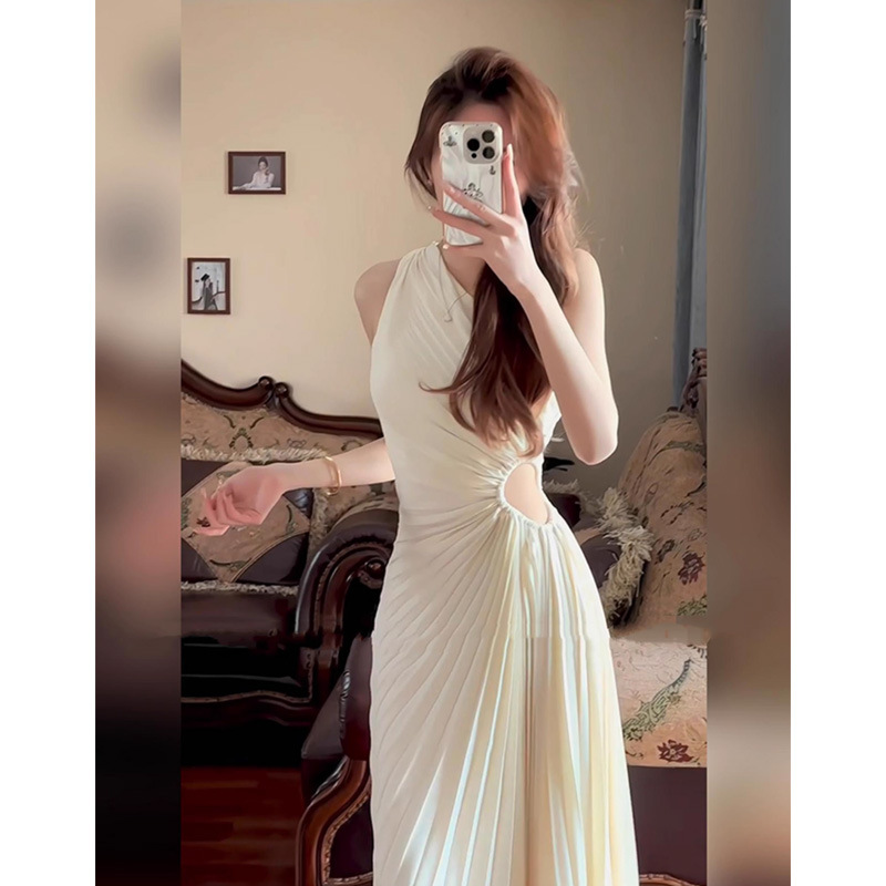 https://fulmo-img-server.com/dresscode-dresscode/47579198-7d82-48d2-87e4-15e9b715ab1f.jpg