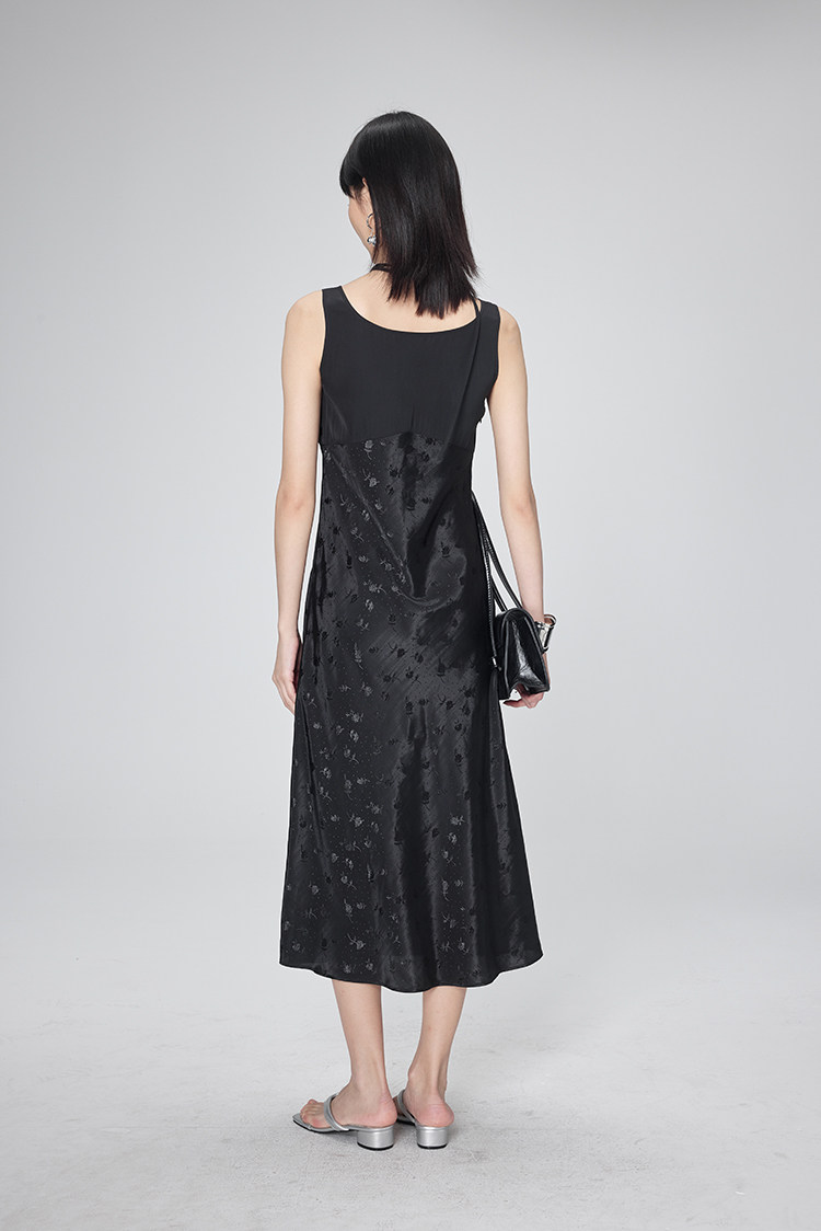 オケージョン ドレス フリンジ装飾ベルベット調ノースリーブワンピース