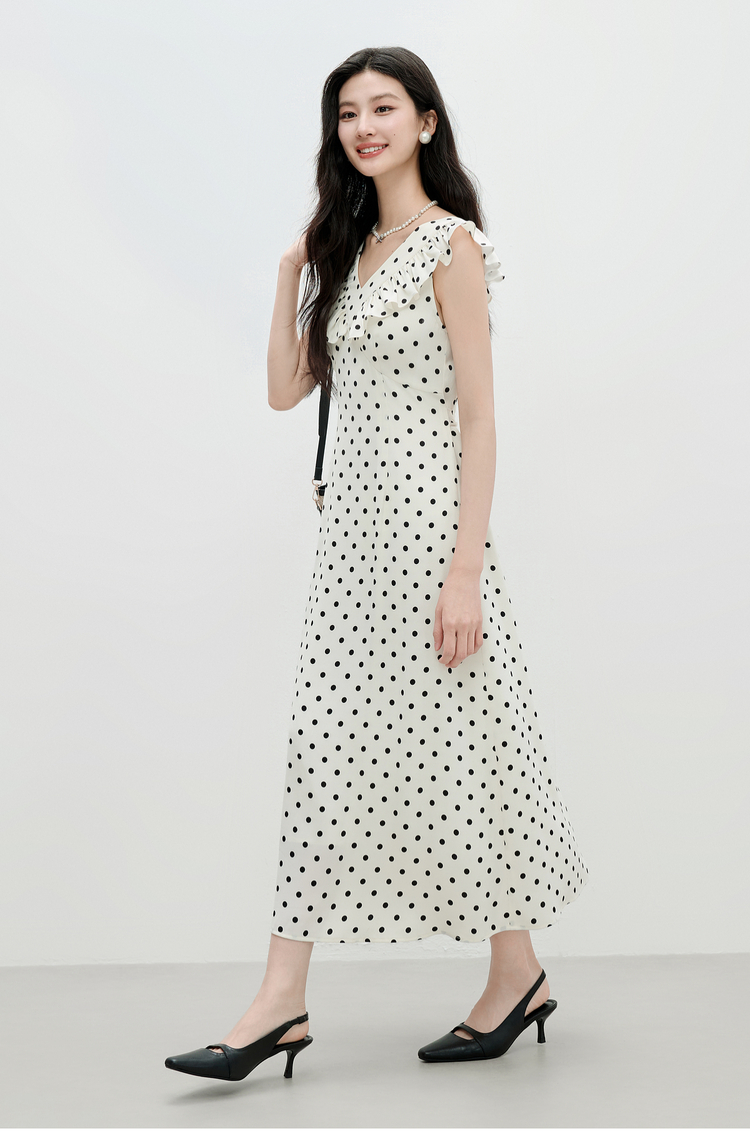 https://fulmo-img-server.com/dresscode-dresscode/497a9cd0-3571-401d-b9d3-dcc2863adf64.jpg