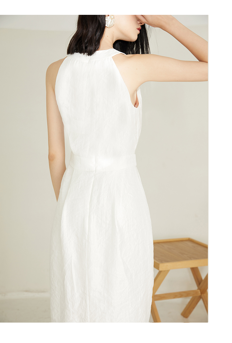 https://fulmo-img-server.com/dresscode-dresscode/4a080820-8140-4b4a-bfb0-e561adfe6364.jpg