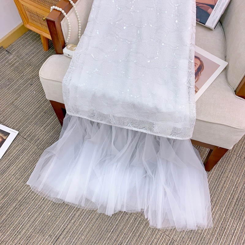 https://fulmo-img-server.com/dresscode-dresscode/4a848355-cdbb-471c-a485-ed922816dfb3.jpg