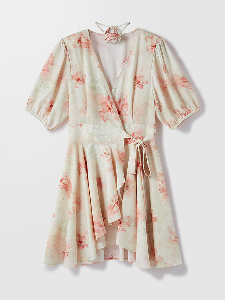 https://fulmo-img-server.com/dresscode-dresscode/4e72443d-47e9-4f32-bc42-074ef0e47fbc.jpg