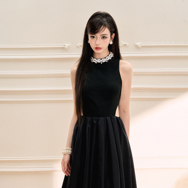 https://fulmo-img-server.com/dresscode-dresscode/4ee710ed-05c4-4982-a3c9-701d8aa25423.jpg