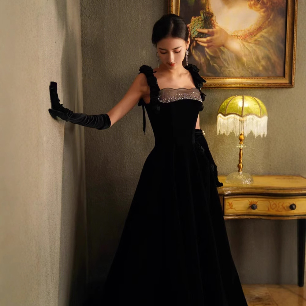 https://fulmo-img-server.com/dresscode-dresscode/4eff45df-897a-49ef-bcbe-74a85a137569.jpg