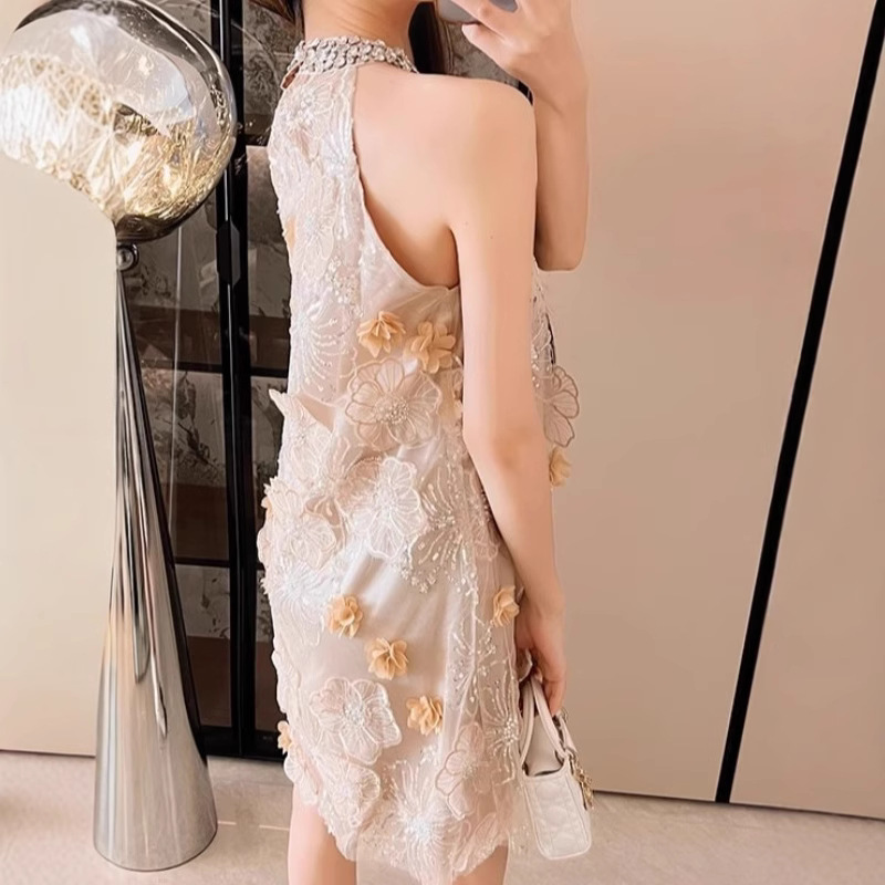 https://fulmo-img-server.com/dresscode-dresscode/4f669969-4519-4f59-bb55-09faaa21d0bc.jpg