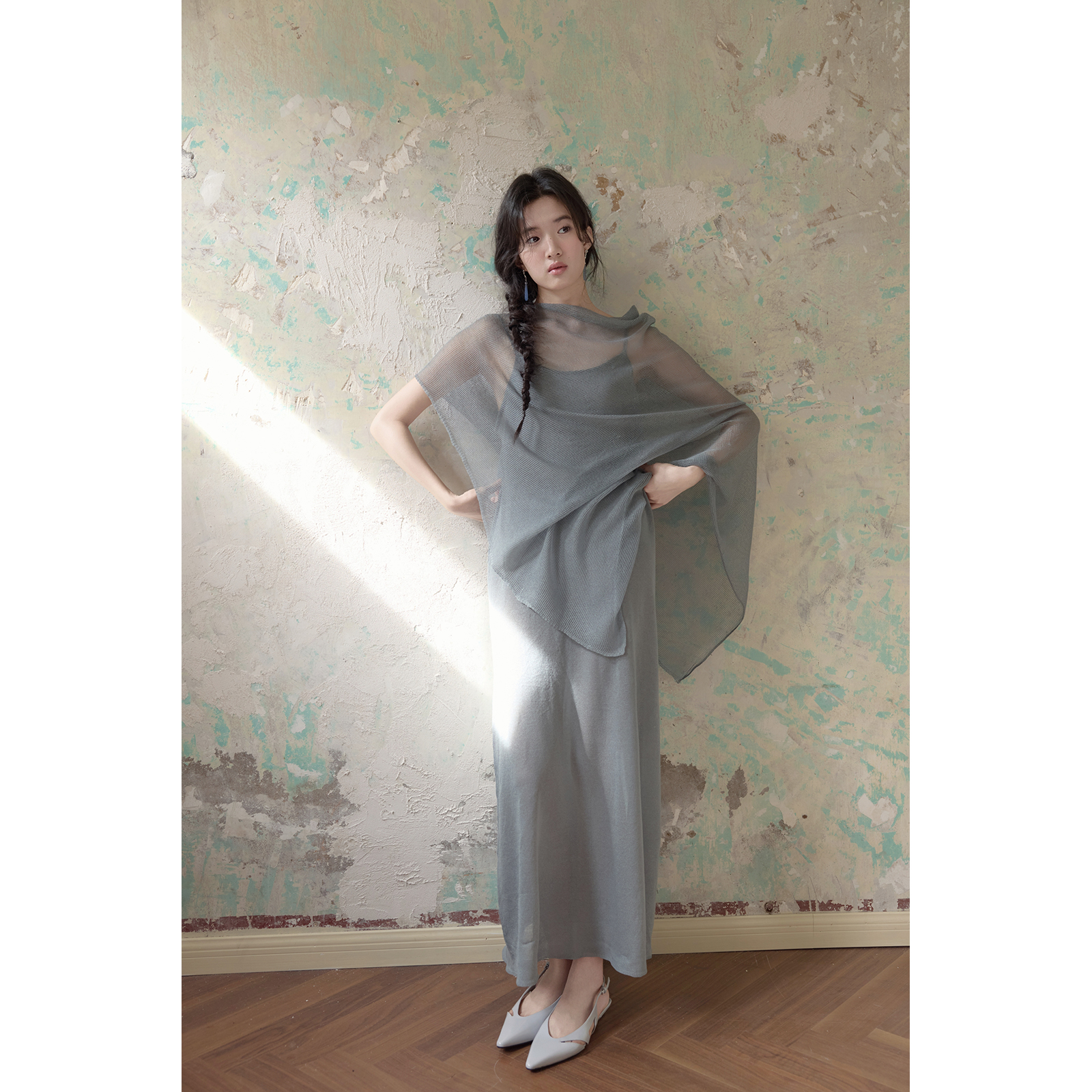 https://fulmo-img-server.com/dresscode-dresscode/4f7e9805-b2d8-4e36-88a6-329b59254e8e.jpg
