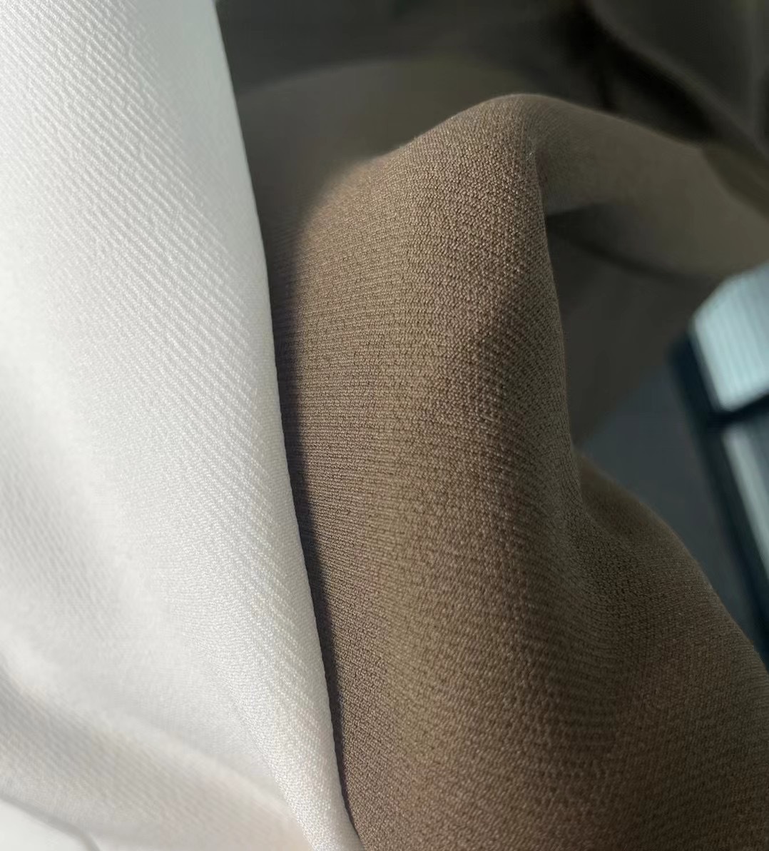 https://fulmo-img-server.com/dresscode-dresscode/4fda5297-68c2-4e7b-b1a6-e63ac81745a8.jpg