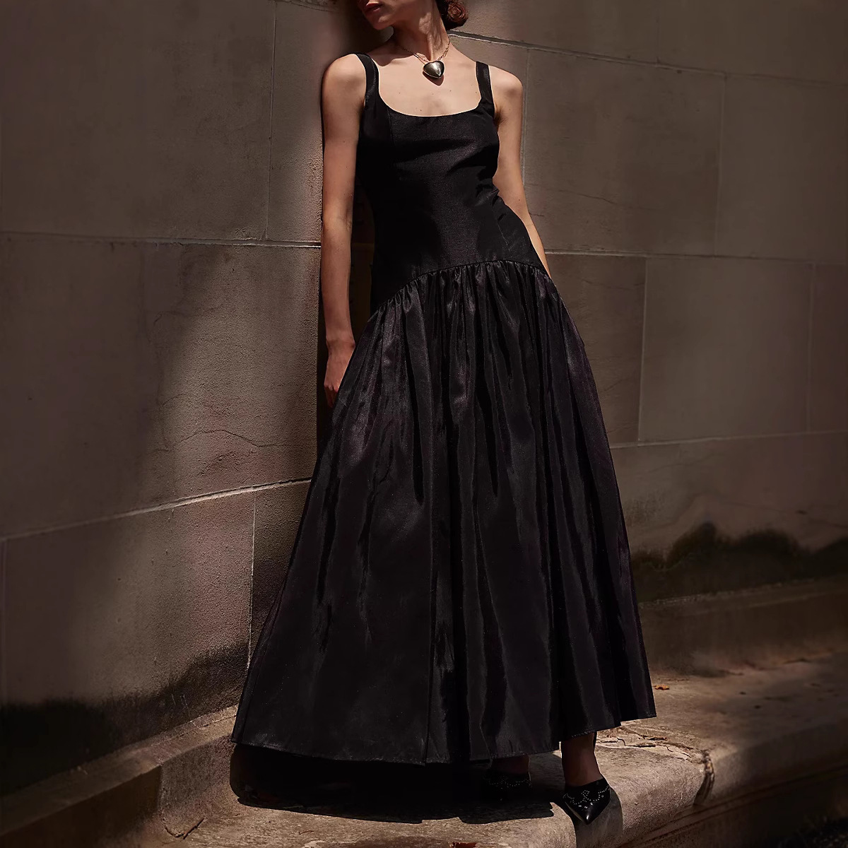 https://fulmo-img-server.com/dresscode-dresscode/4fdbe1e1-9a78-461c-8ca0-becbbd055a01.jpg