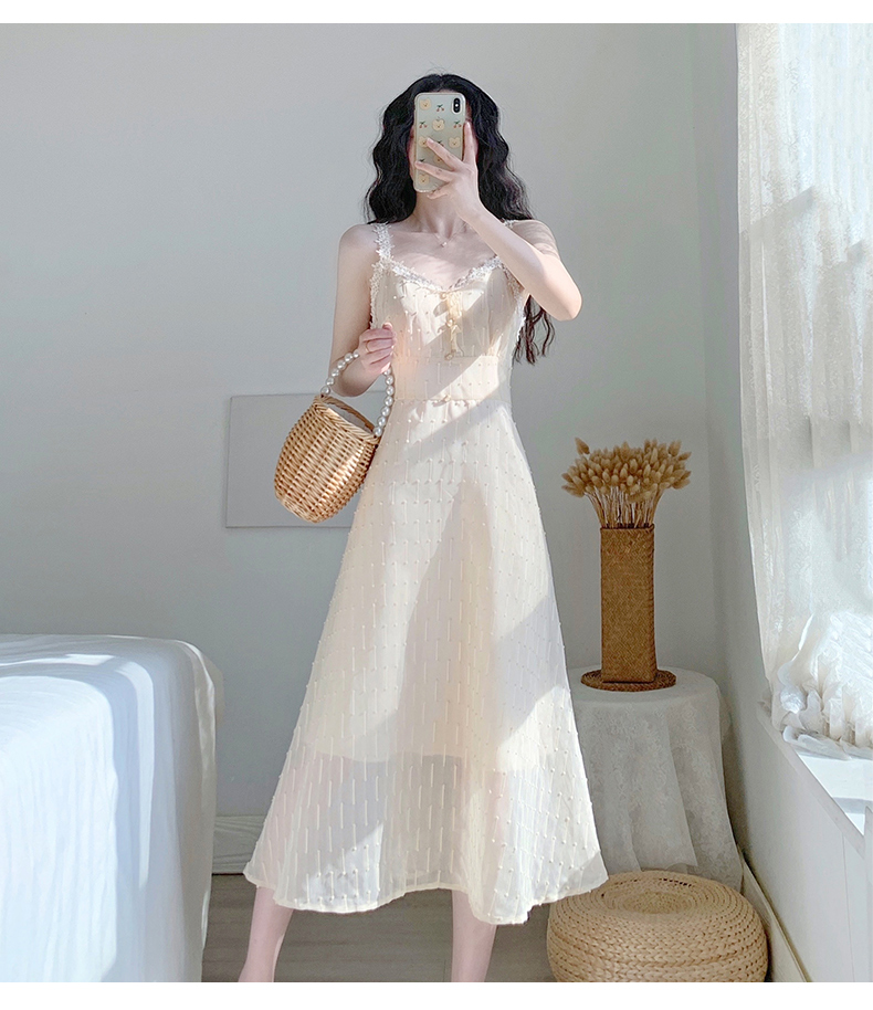 https://fulmo-img-server.com/dresscode-dresscode/4ffaac2d-2f51-4a2e-8558-297a894fc4cd.jpg