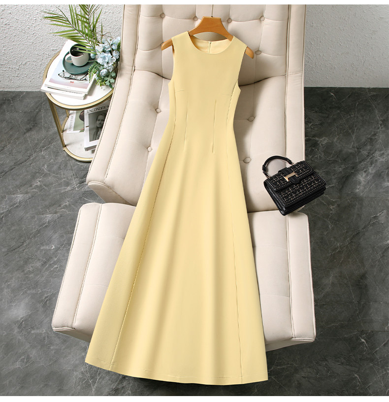 https://fulmo-img-server.com/dresscode-dresscode/504a1e9e-2e2c-4f49-af8d-f4d600c37253.jpg