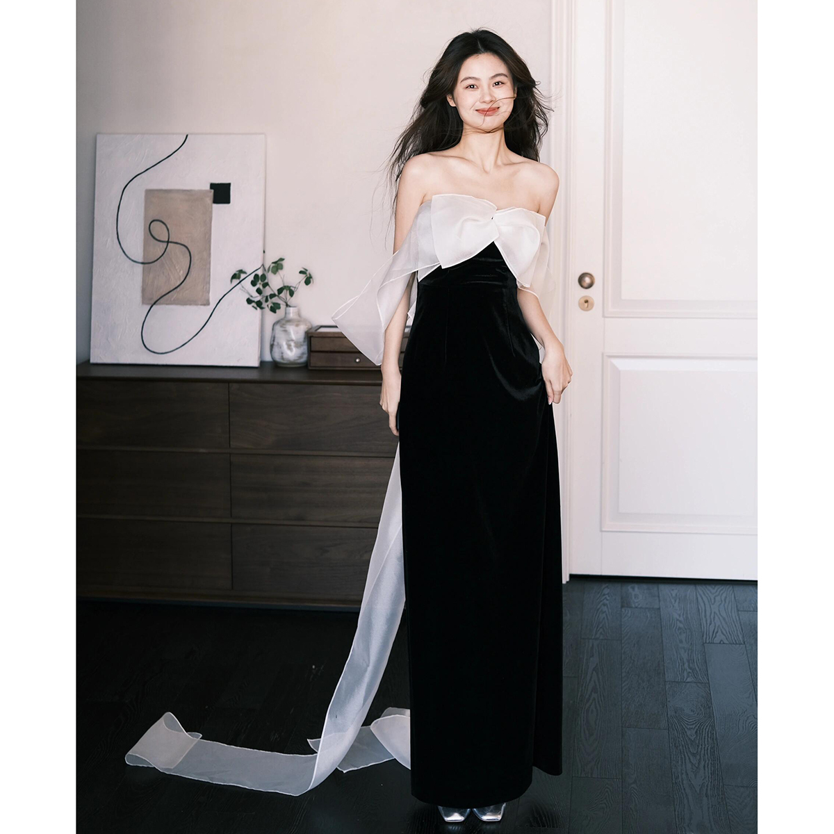 https://fulmo-img-server.com/dresscode-dresscode/5088e728-3e21-4d39-b18f-24b7b00d6129.jpg