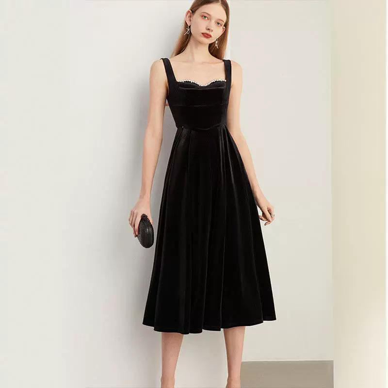 https://fulmo-img-server.com/dresscode-dresscode/51440c1d-8f94-413a-b550-ed0bd8501d76.jpg