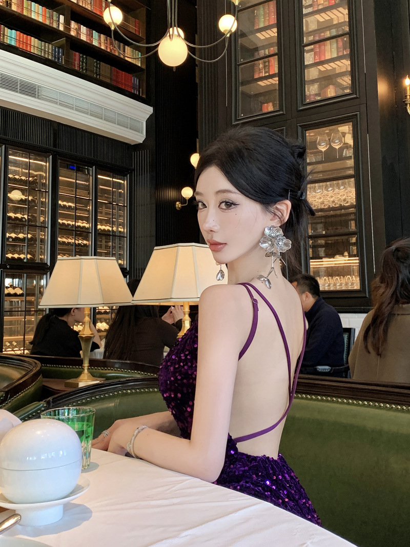 https://fulmo-img-server.com/dresscode-dresscode/51d03416-d87d-48fe-8dfe-3bb50e5d026e.jpg