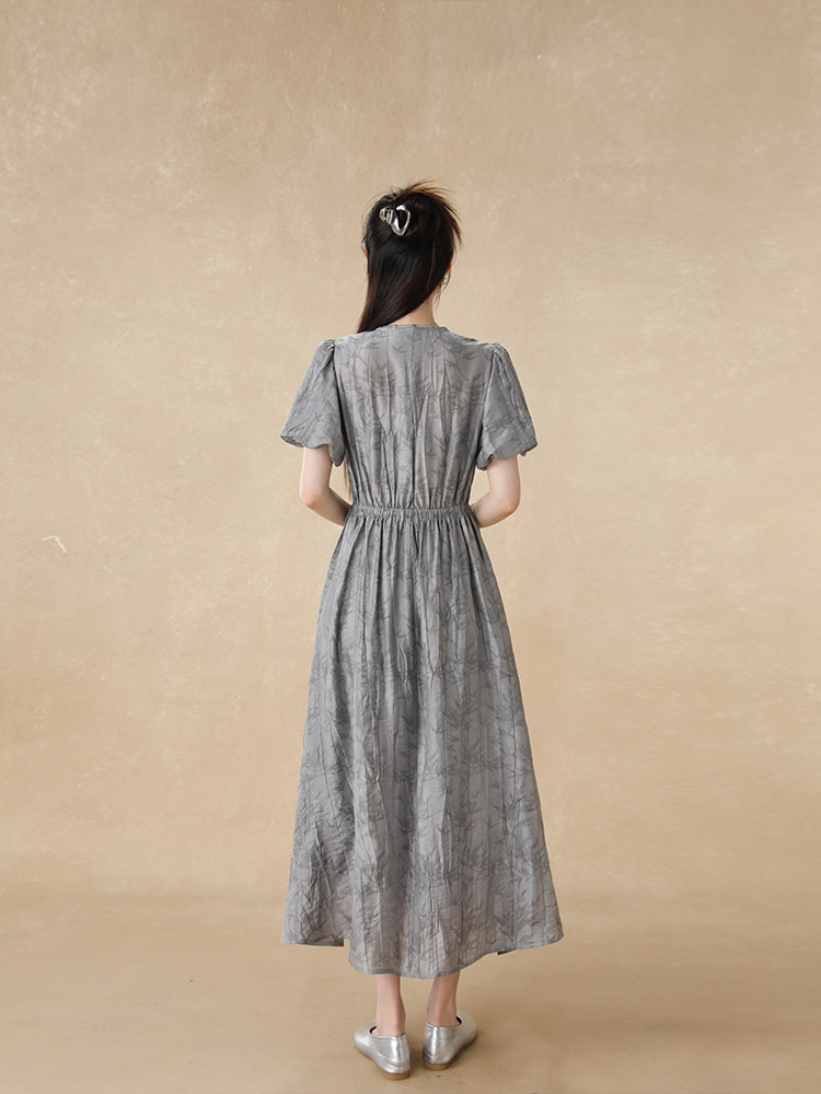 https://fulmo-img-server.com/dresscode-dresscode/53391ae1-2c9a-4195-949d-c23c9a66929e.jpg