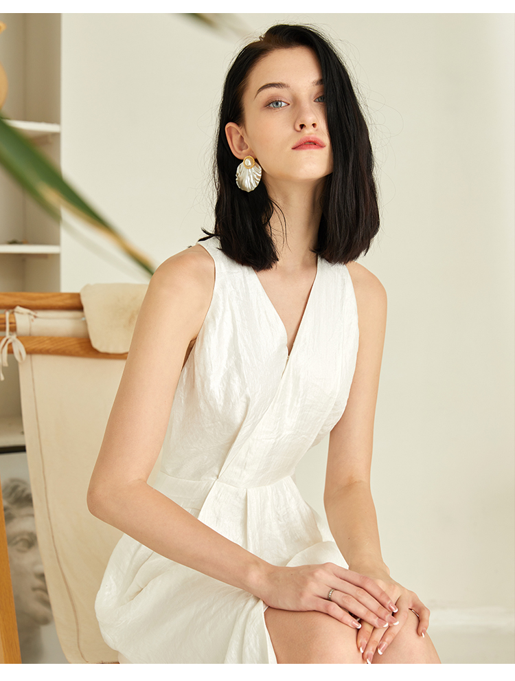 https://fulmo-img-server.com/dresscode-dresscode/535a75ab-c587-4add-9212-ded65bb8cd86.jpg