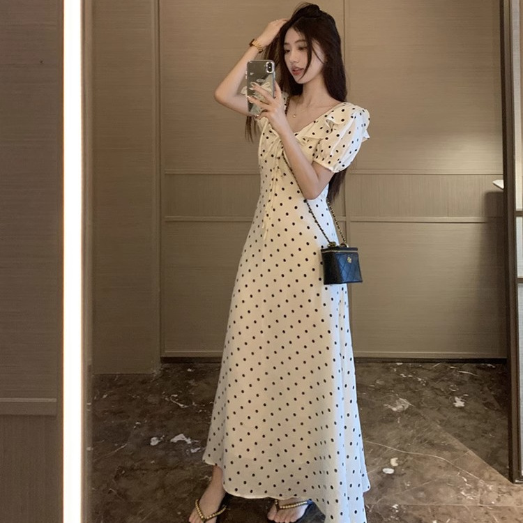 https://fulmo-img-server.com/dresscode-dresscode/53de40d3-ab51-4528-9156-a1b9196efd40.jpg
