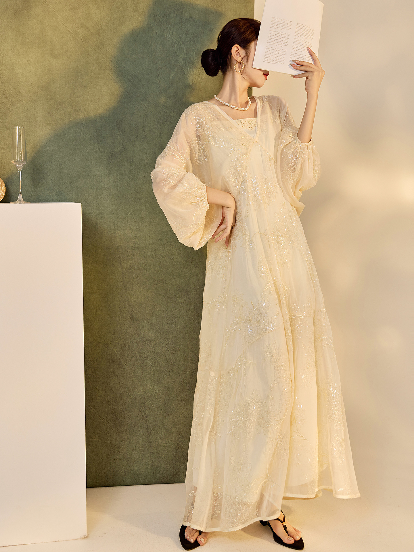https://fulmo-img-server.com/dresscode-dresscode/553e89a4-524b-449f-905b-4be374368f22.jpg