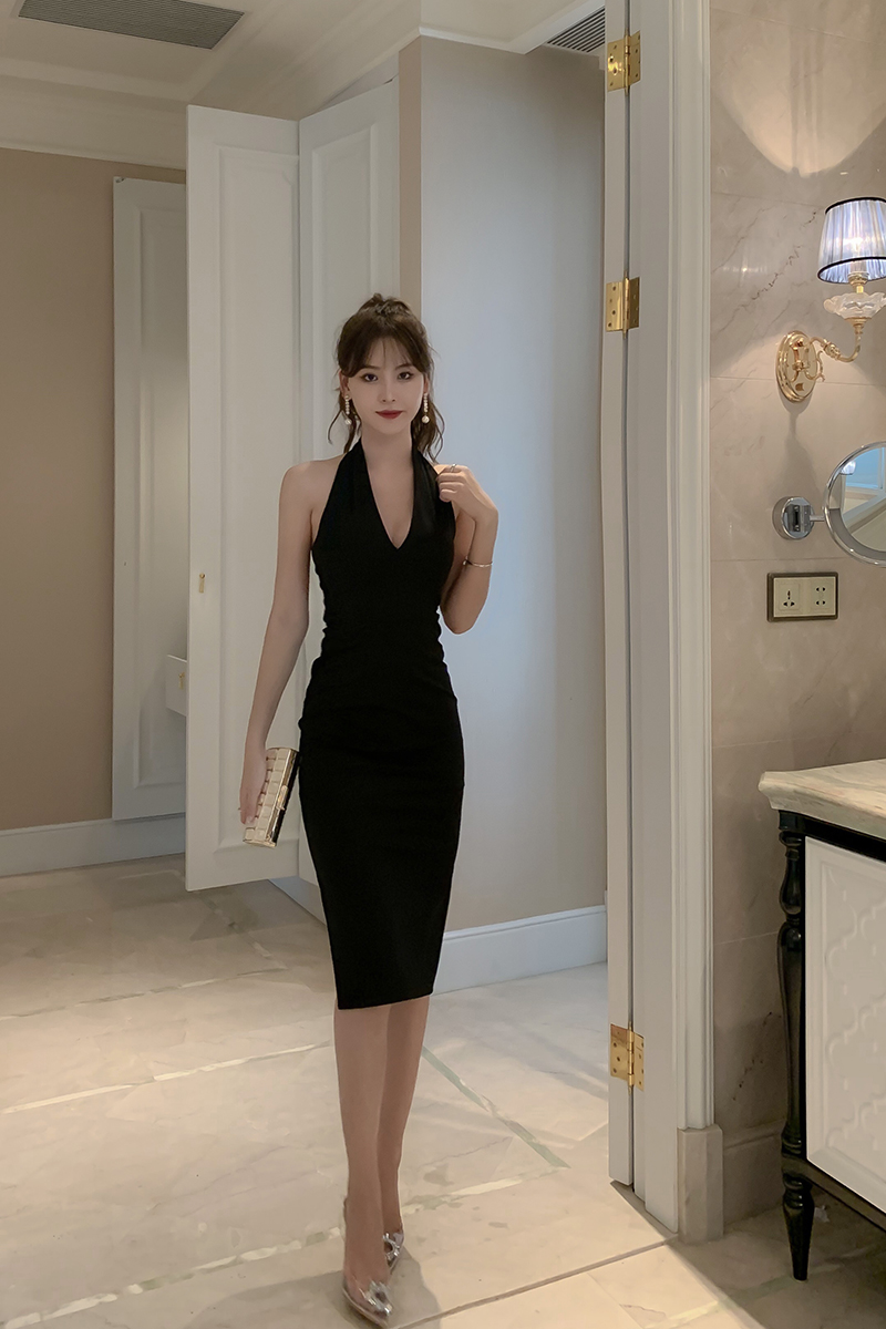 オケージョン　ドレス 優美なホルターネックタイトドレス