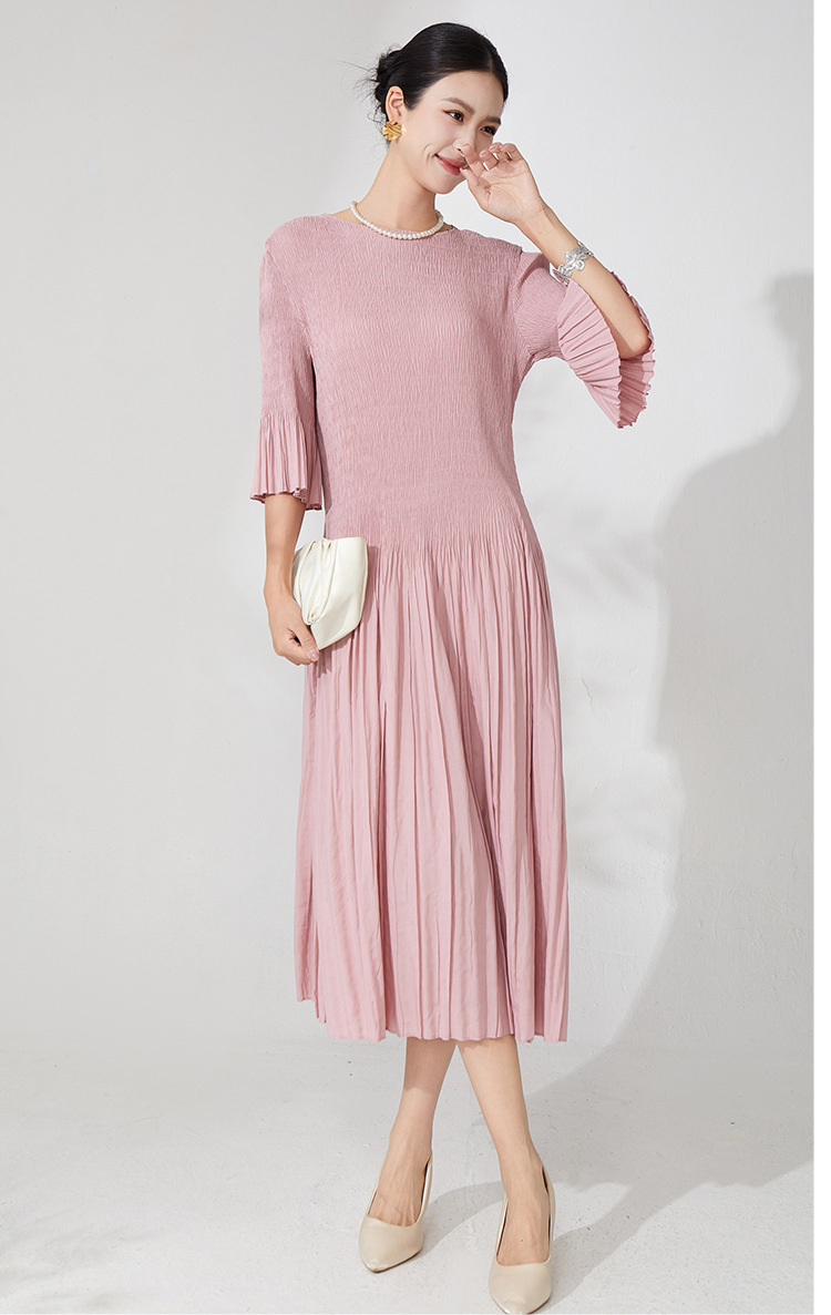 https://fulmo-img-server.com/dresscode-dresscode/593530a5-550a-4425-ae45-33e4ff138497.jpg