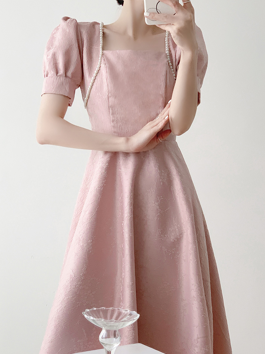 https://fulmo-img-server.com/dresscode-dresscode/5abf5dc5-21a6-41c8-a280-71a735046d3e.jpg